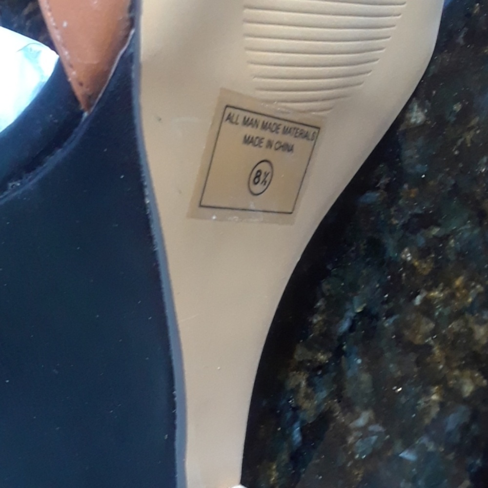 Pamela shoes 8.5 - Picture 3 of 8